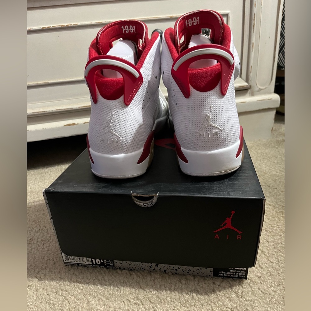 Nike Air Jordan 6 Retro